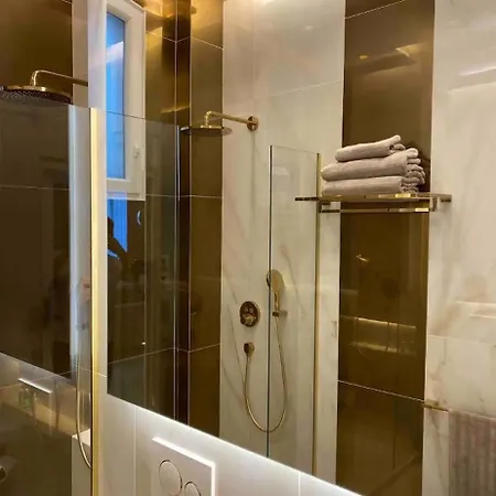Beautiful Eiffel Tower Apartment Paris